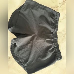 Columbia women’s shorts size small new